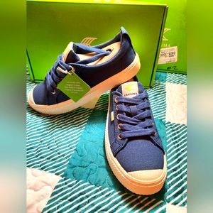 New Cariuma Shadow Blue Canvas Sneaker